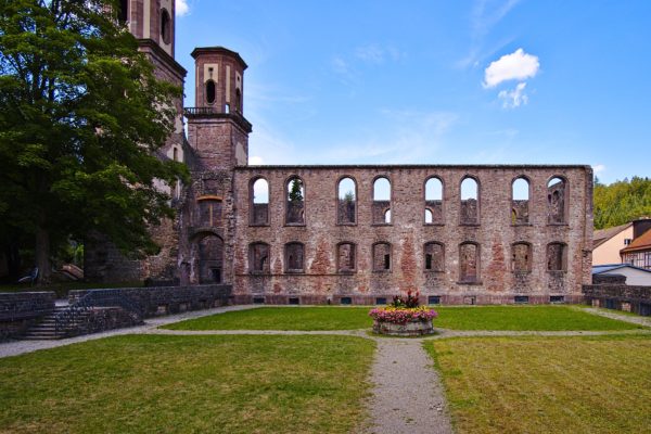 Innenhof der Klosterruine Frauenalb