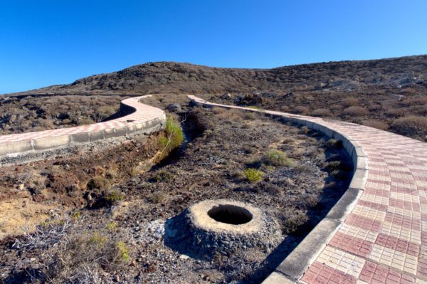 Teneriffa: Bürgersteige in der Wüste