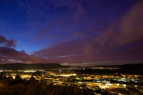 Blick über Konz in der Nacht