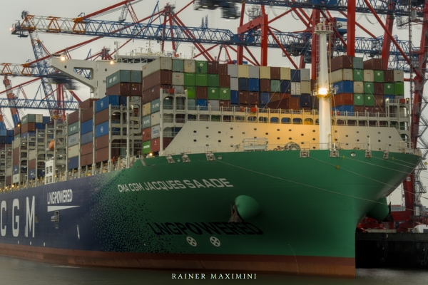 Hamburg: Containerschiffe am CTH